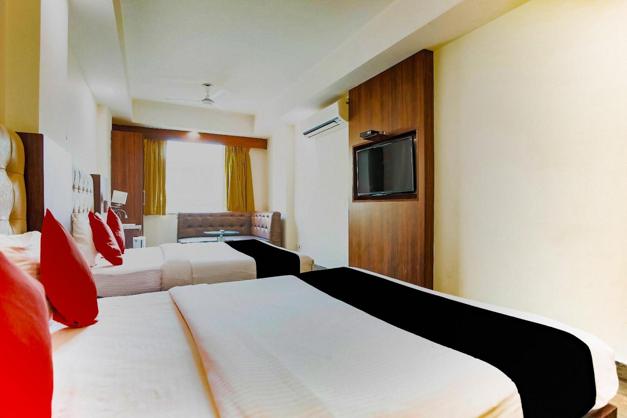 Collection O The Kailash Dev Hotel New Delhi Exterior photo