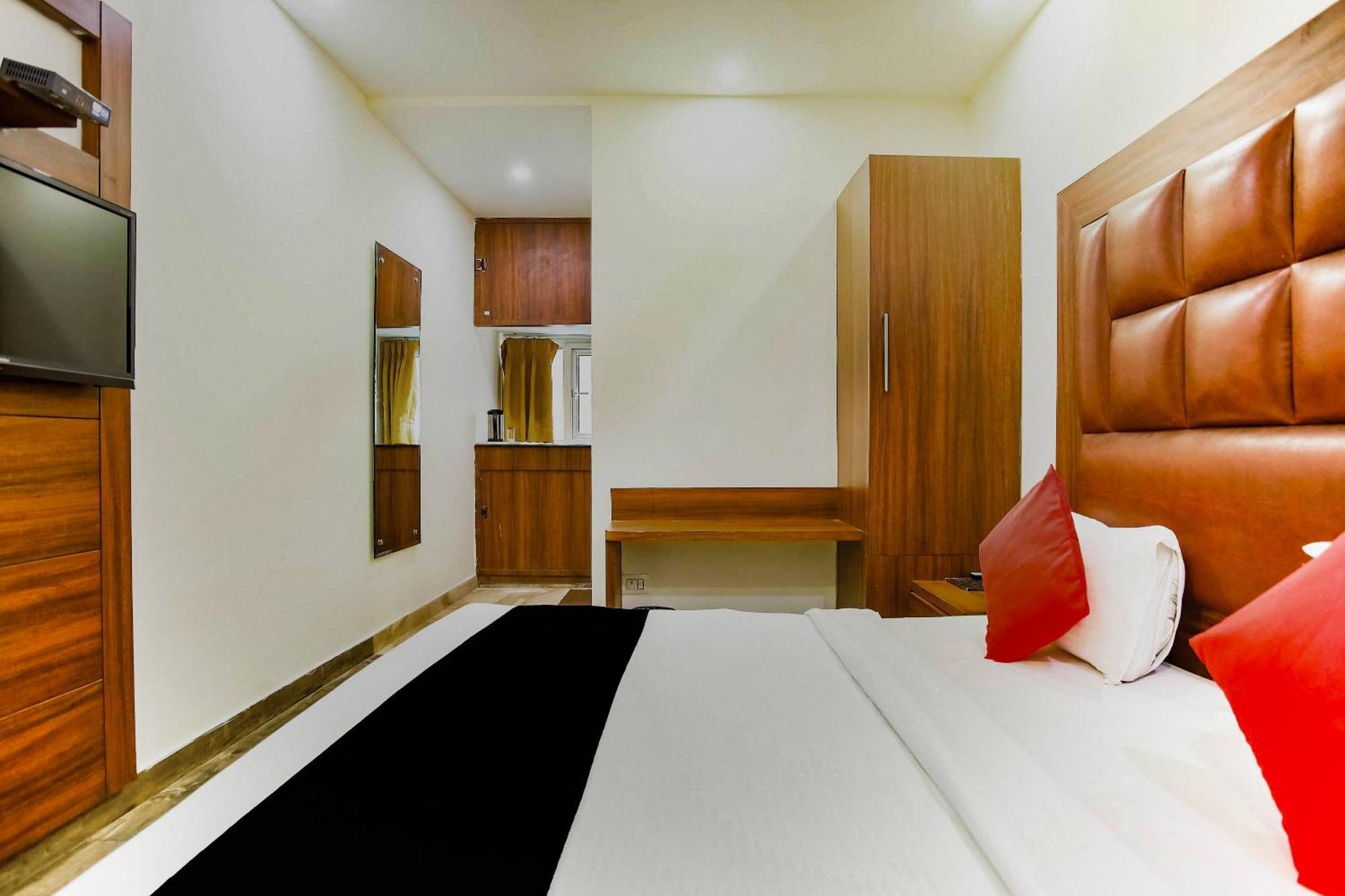 Collection O The Kailash Dev Hotel New Delhi Exterior photo